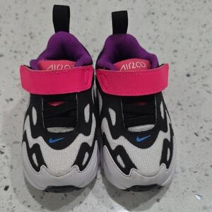 Nike Kids White, Black, Pink & Purple Sneakers Size 4c